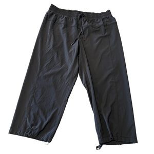 Lululemon Dance Studio Pants size 8 athletic workout crop